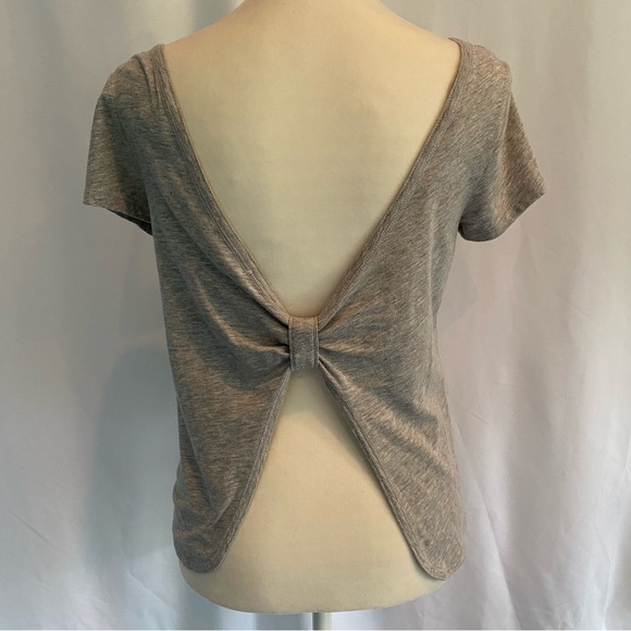Grey Aeropostale Shirt with Open Back - Picture 2 of 7